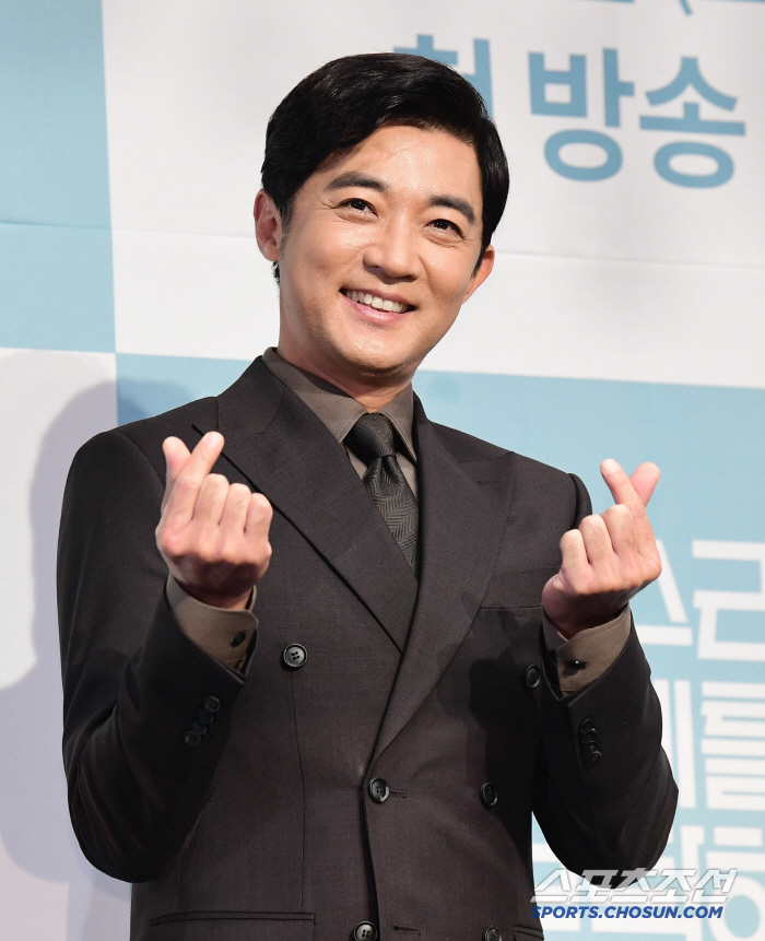 [SC현장] "불륜? NO, 한 커플이라도 제발!"…'독수리 5형제', …