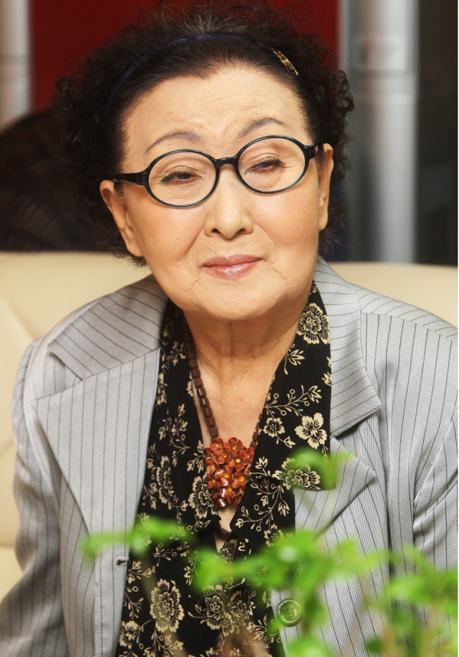 '노오란 샤쓰의 사나이' 가수 한명숙 별세…향년 89세