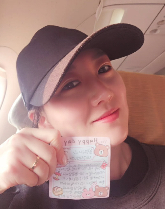 '도경완♥' 장윤정, 비행중 연하에 쪽지받았다 "수건돌리기 술래마냥 몰래…