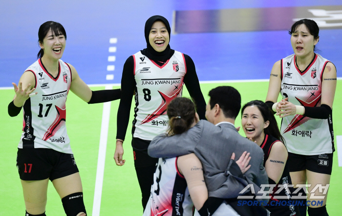 정관장 미쳤다! 12연승 질주 → 현대건설과 풀세트 혈투 끝에 3-2 역…