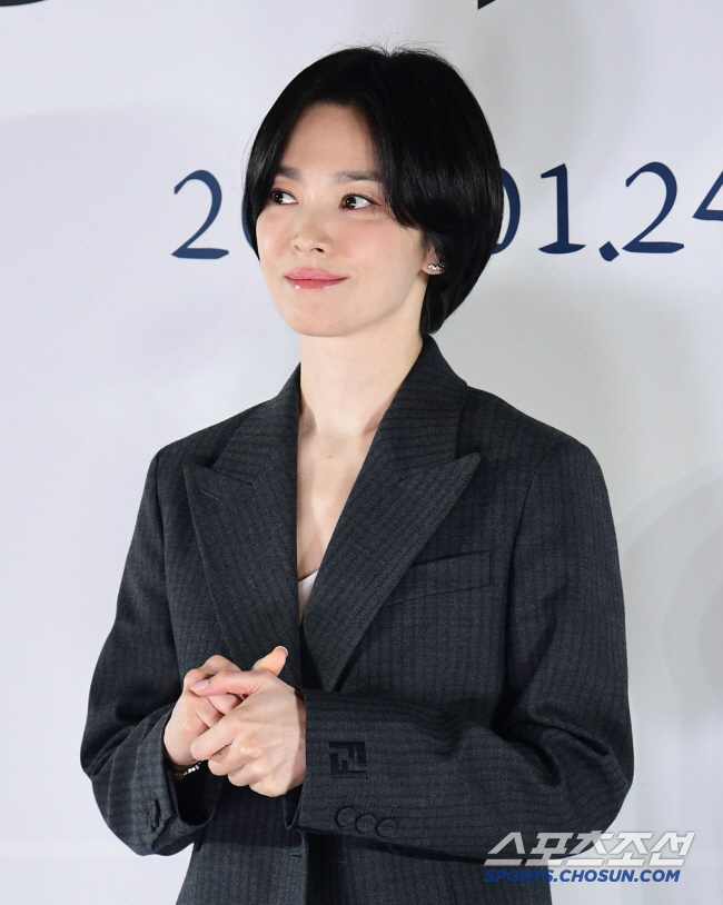 '신비주의 벗은' 송혜교 "나체로 대중목욕탕 가..창피해서 얼굴만 가려"…