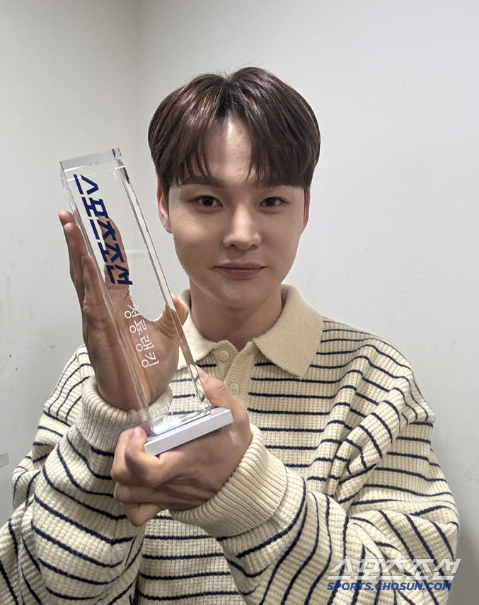 [청룡랭킹 2024 하반기 결산1위] 박서진, '팬들과 의미있는 일을 쌓…
