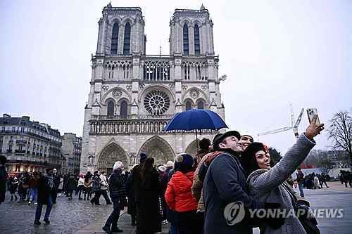 작년 해외여행 14억명, 코로나 직전 회복…프랑스 1억명 '1위'