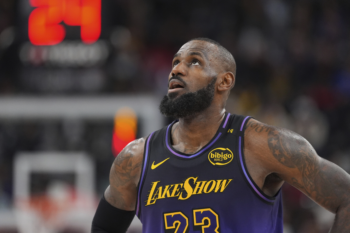 "LA에 온걸 환영해!" NBA 르브론 제임스도 반겼다, 사사키 '11번…