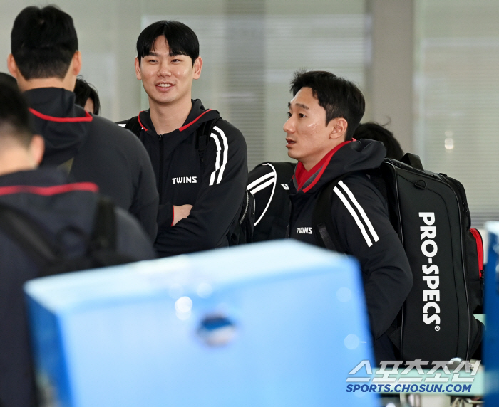 [포토] 홍창기-신민재, 즐거운 출국길