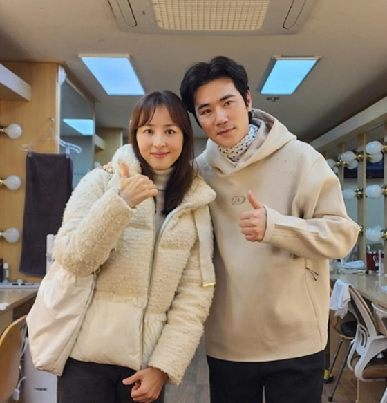 [SCin스타] '기성용♥' 한혜진, 형부 김강우와 다정한 투샷…"완벽한…