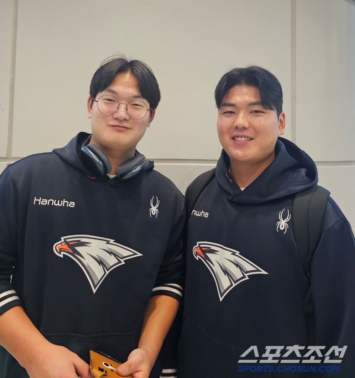 "신경 안 쓰는 줄 알았는데" 형도 감동한 '등번호 형제애'…나란히 호주…