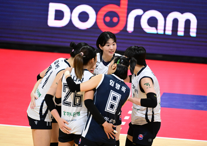 독감 악재도 이겨냈다! 도로공사, 페퍼저축은행에 셧아웃 승리 '승점 2점…