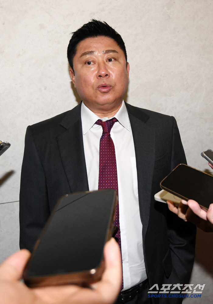 "작년과는 달라, 가을야구 기대하라" 2년차 김태형호, 희망 안고 첫출발…