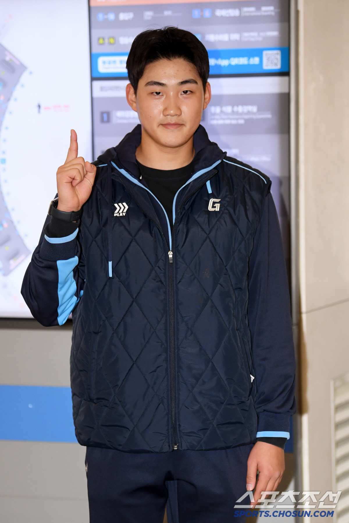 '무조건 가을야구 해야죠' 짧게 자른 머리·다부진 표정, 1라운드 신인 …