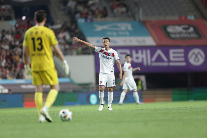 1년 공백, 그런데 패스 1위...FIFA가 손 들어준 손준호, 다시 K…