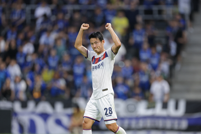 1년 공백, 그런데 패스 1위...FIFA가 손 들어준 손준호, 다시 K…