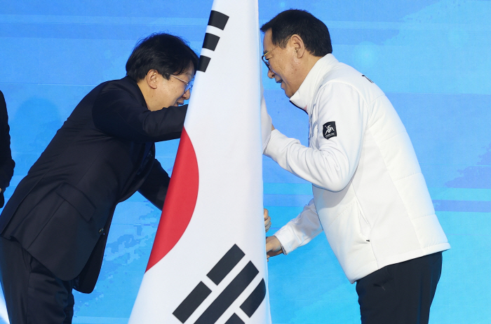 "대한민국 파이팅!" 하얼빈동계亞게임 결단식...유인촌 장관X유승민 대한…