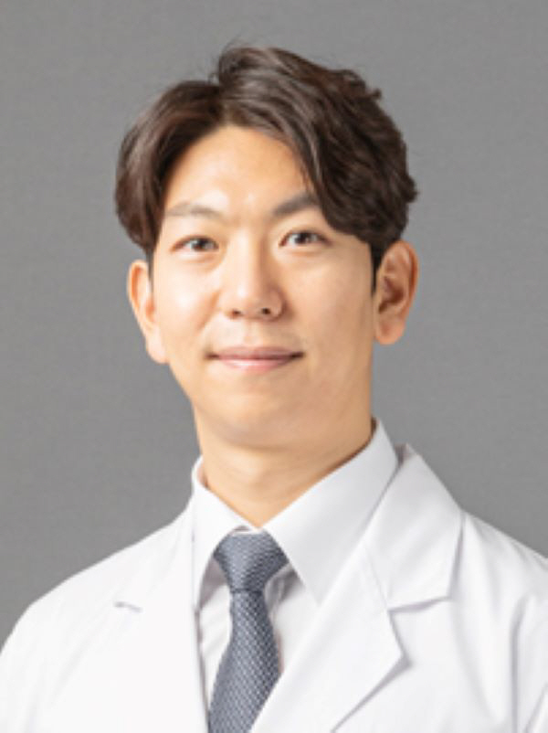 귀 어두운 노인, 치매 가능성 증가…55세 이상 난청, 10년 후 발생 …