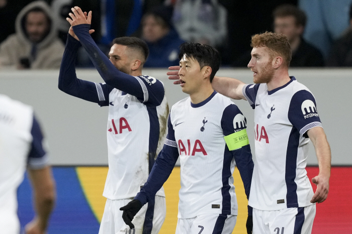초초초대박! 손흥민 'EPL 레전드' 등극 '9시즌 연속' 두자릿수 득점…