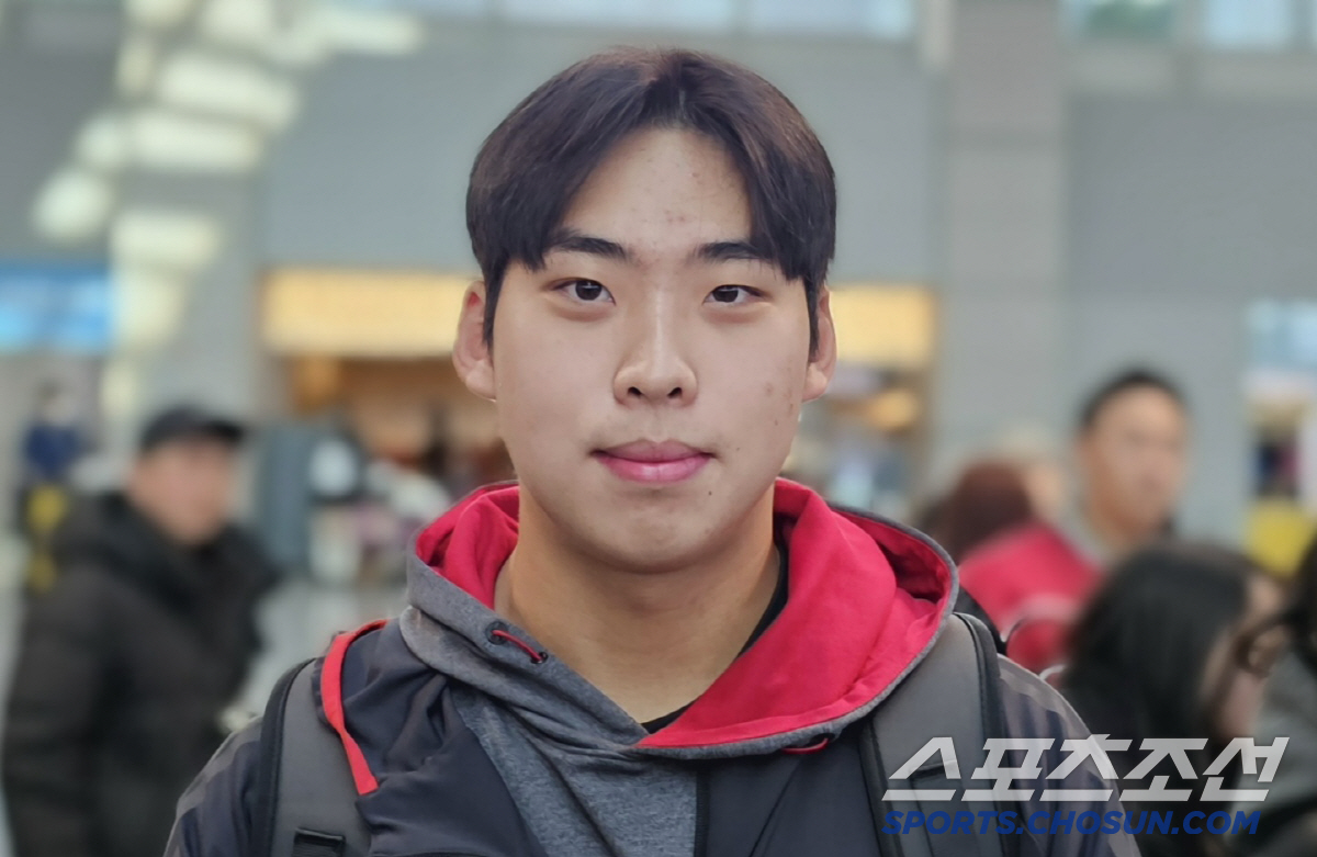 '몰래 배팅 훈련했던 2R 신인 투수' 애리조나엔 "배트는 안챙겼습니다.…