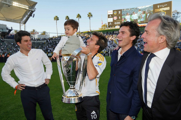 'OMG!' 재활중 축구스타 왜소해진 다리에 축구팬 '경악'…MLS 스타…