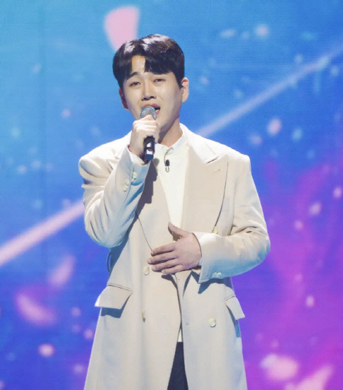 황영웅 측 "공연권 분쟁 사실무근…2월 쇼케이스 원래대로"[종합]