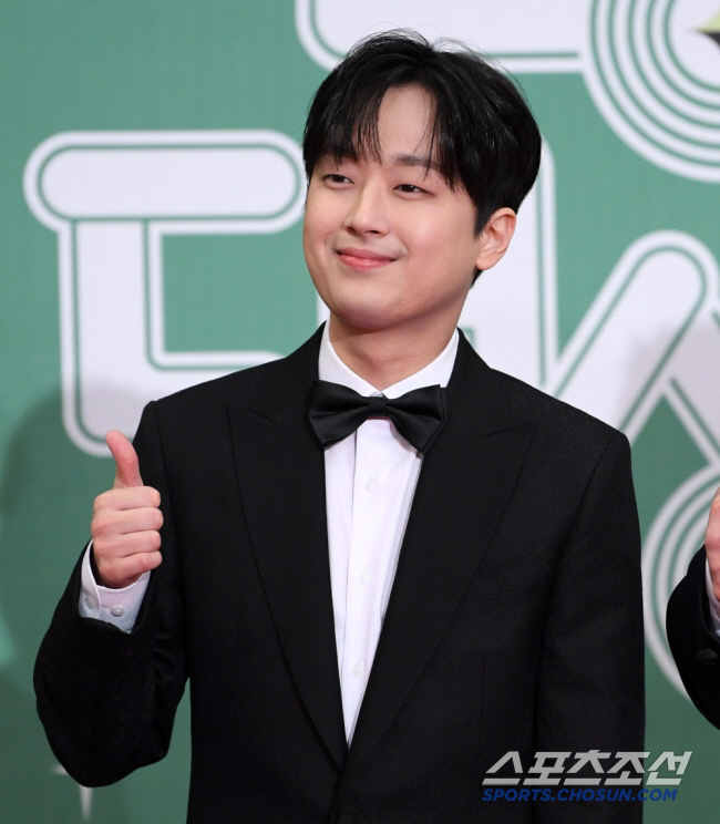 이찬원, 미담 또 터졌다…"4월 결혼 은가은♥박현호, 사회+축가+혼수 다…