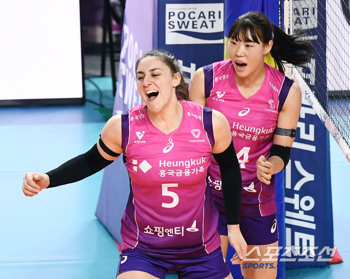 [포토] 블로킹 성공 후 환호하는 피치