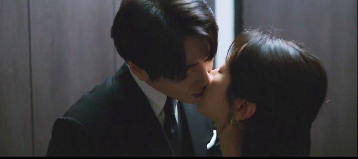 이준혁♥한지민 실제연인 되니 키스 폭격..전 국민 ♥잔나비 최정훈 눈치보…