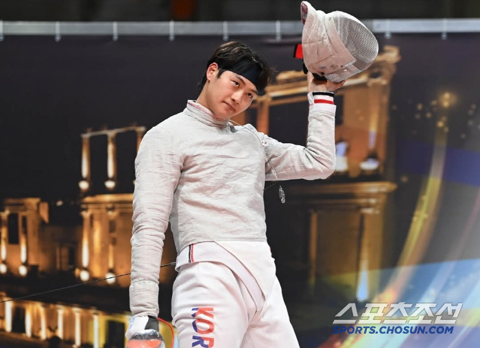 "펜싱황제의 귀환" 오상욱,'현 세계1위' 꺾고 플로보디프월드컵 우승! …