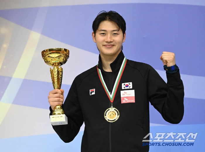 "펜싱황제의 귀환" 오상욱,'현 세계1위' 꺾고 플로보디프월드컵 우승! …