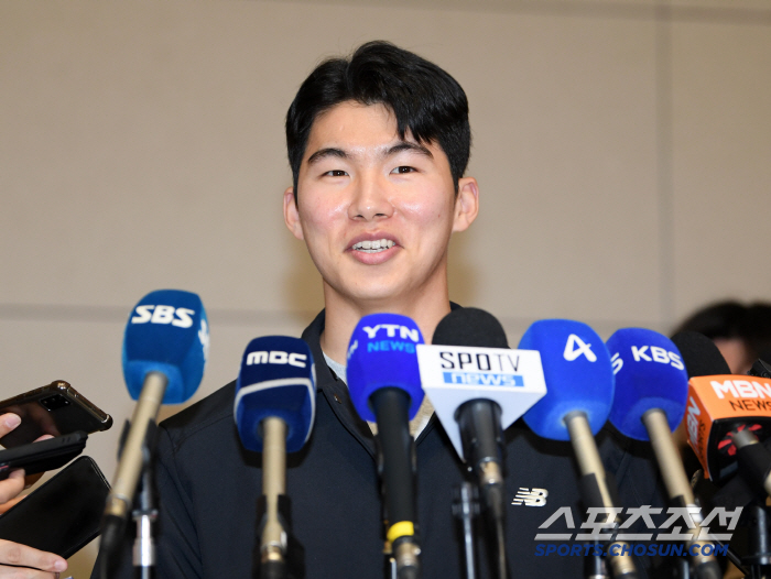 김혜성 방망이로 주전 2루수? "그냥 유틸리티 내야수일 뿐"...LAD …