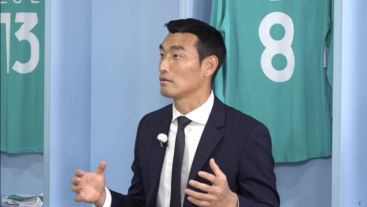 '연예대상' 이찬원, 축구 해설가로 데뷔하는데…설기현에 진땀 "안정환이 …