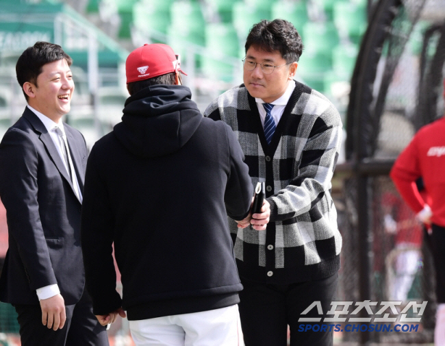 [단독]'가을사나이' 돌아온다…'박정태 사퇴' SSG, 박정권 퓨처스 감…