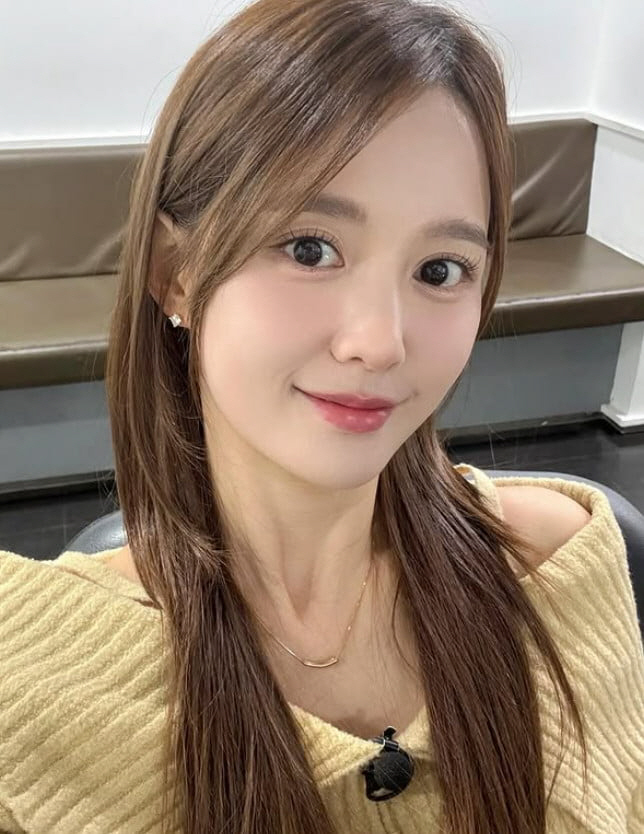 [SCin스타] "35세 맞아?" '비현실적 몸매' 남보라, 작은 얼굴+…