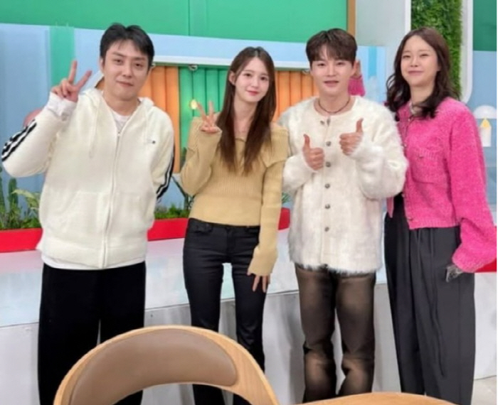 [SCin스타] "35세 맞아?" '비현실적 몸매' 남보라, 작은 얼굴+…