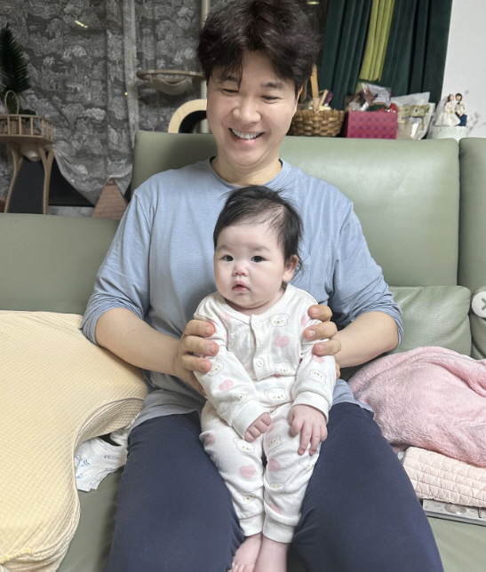 박수홍 딸, 이목구비 또렷해지니 '아빠 얼굴 그대로' 보이네..."생후 …