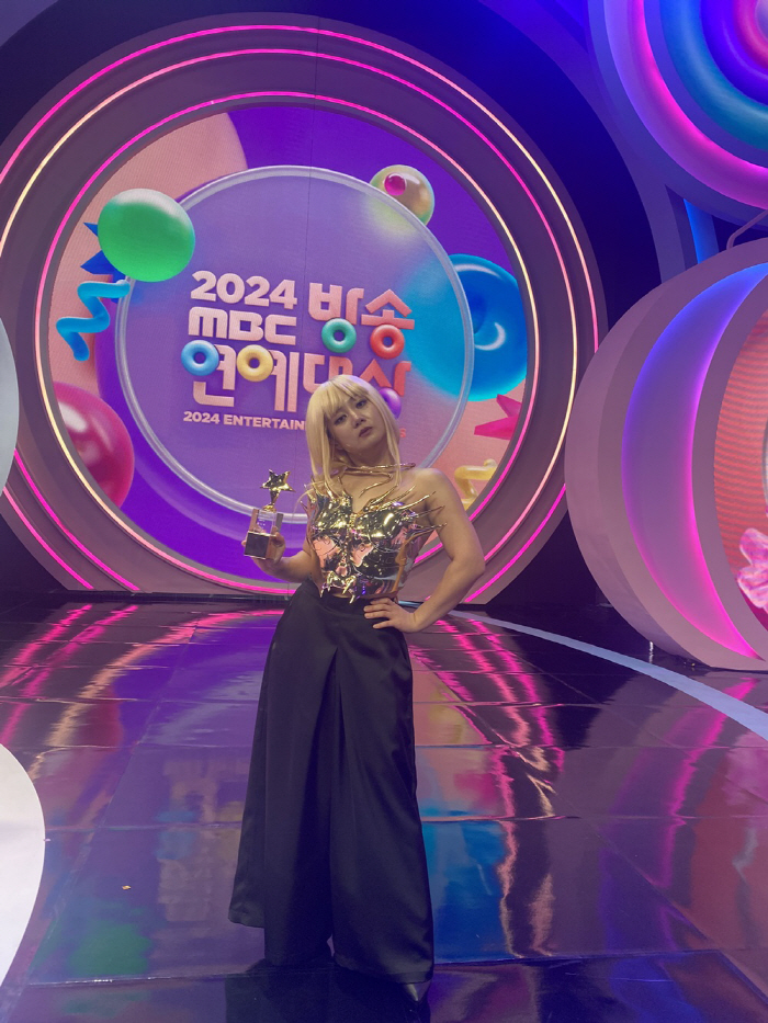 "에스파 윈터인 줄 알겠어"…박나래, 바프 성공→MBC 연예대상 최우수상…