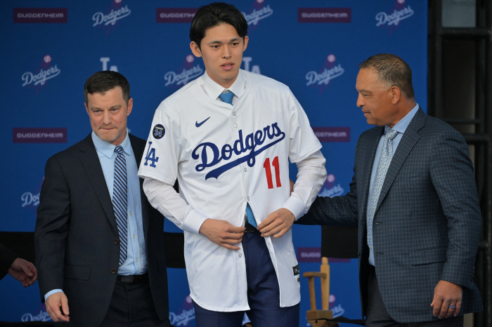 사사키, '전미 1번' 급은 아니다. 이유는 → 현직 MLB 임원들의 놀…