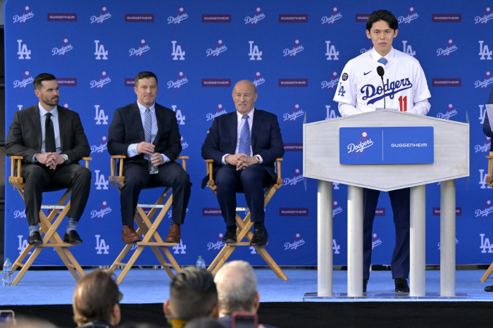 사사키, '전미 1번' 급은 아니다. 이유는 → 현직 MLB 임원들의 놀…