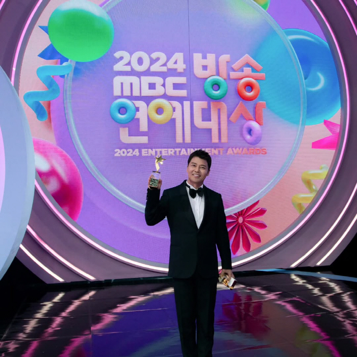 전현무, '대상' 후 외친 '초심'..."오버하지 않고 맡은 바 소임 다…
