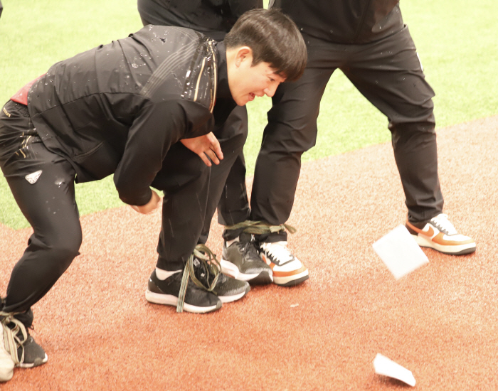 캠프지에서 개최된 오징어게임! 김광현 패자부활 결승 진출 → 현지 구경꾼…