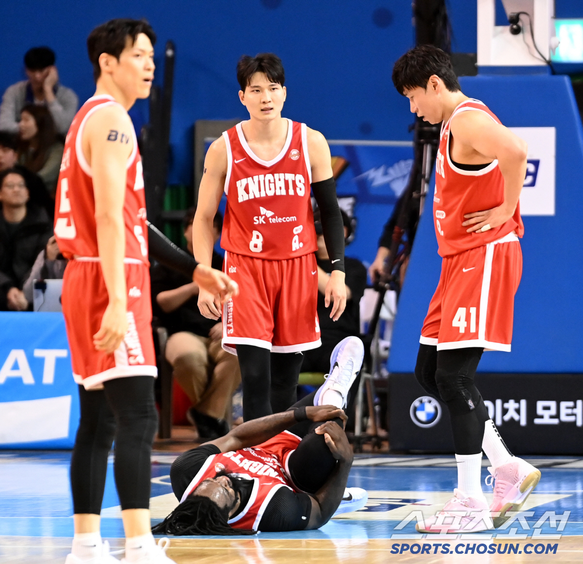 두 번 쓰러졌지만 세 번 일어선 워니, SK에 안긴 설날 선물에 전희철 …