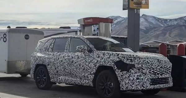 완전변경 토요타 SUV 라브4..레인지로버 감성 묻었다