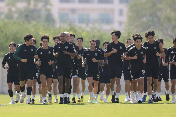 "굳이 왜?" 불과 1주일 차이인데…전북, ACL2 16강 앞두고 태국 …