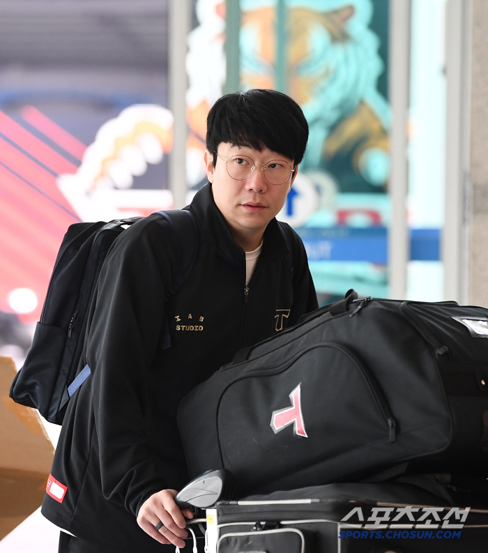 "힘닿는 한, 유니폼 벗는 날까지…" 어느덧 37살, '11년 연속 대기…