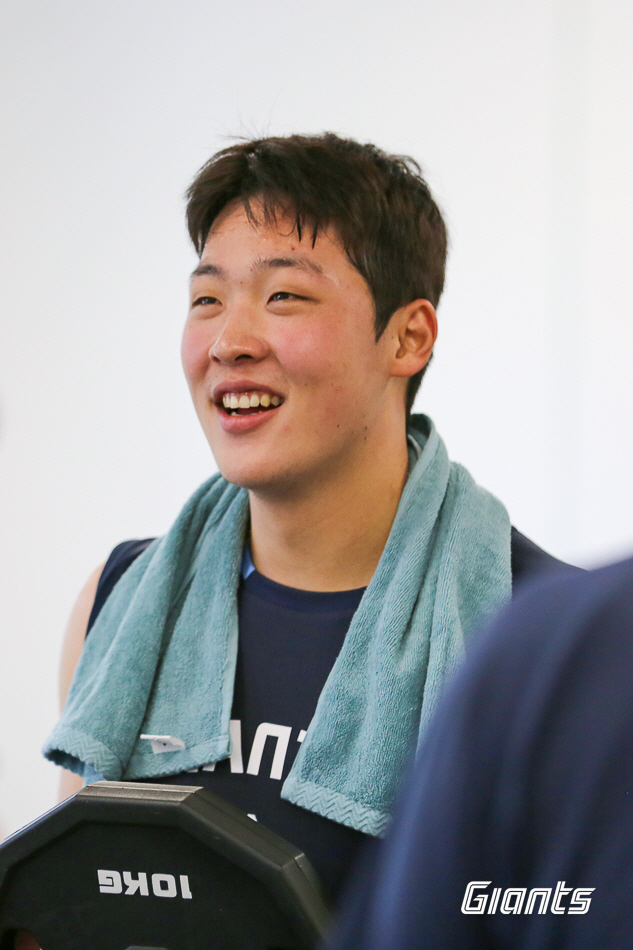 비시즌에도 일본행…나균안→김진욱 '월드윙 4인방', 흔들렸던 롯데 마운드…