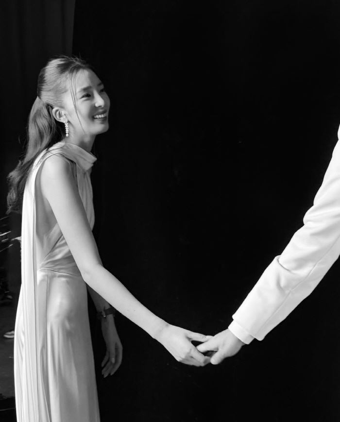 [공식]37세 아이린, 열애설 없이 결혼 깜짝 발표 "평생 함께하고픈 사…