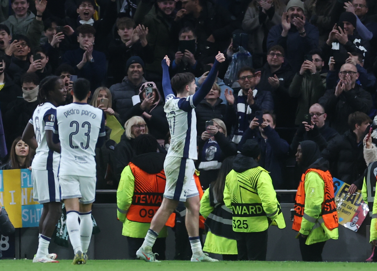 "손흥민 드디어 우승합니까" UEL 역사상 전반 최고 드리블러→유스 3총…