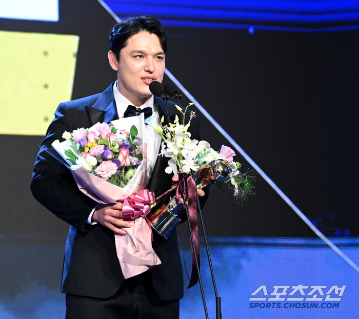 '베테랑 선배 없어 1000이닝 찍을지도...' 2년 연속 수비이닝 1위…
