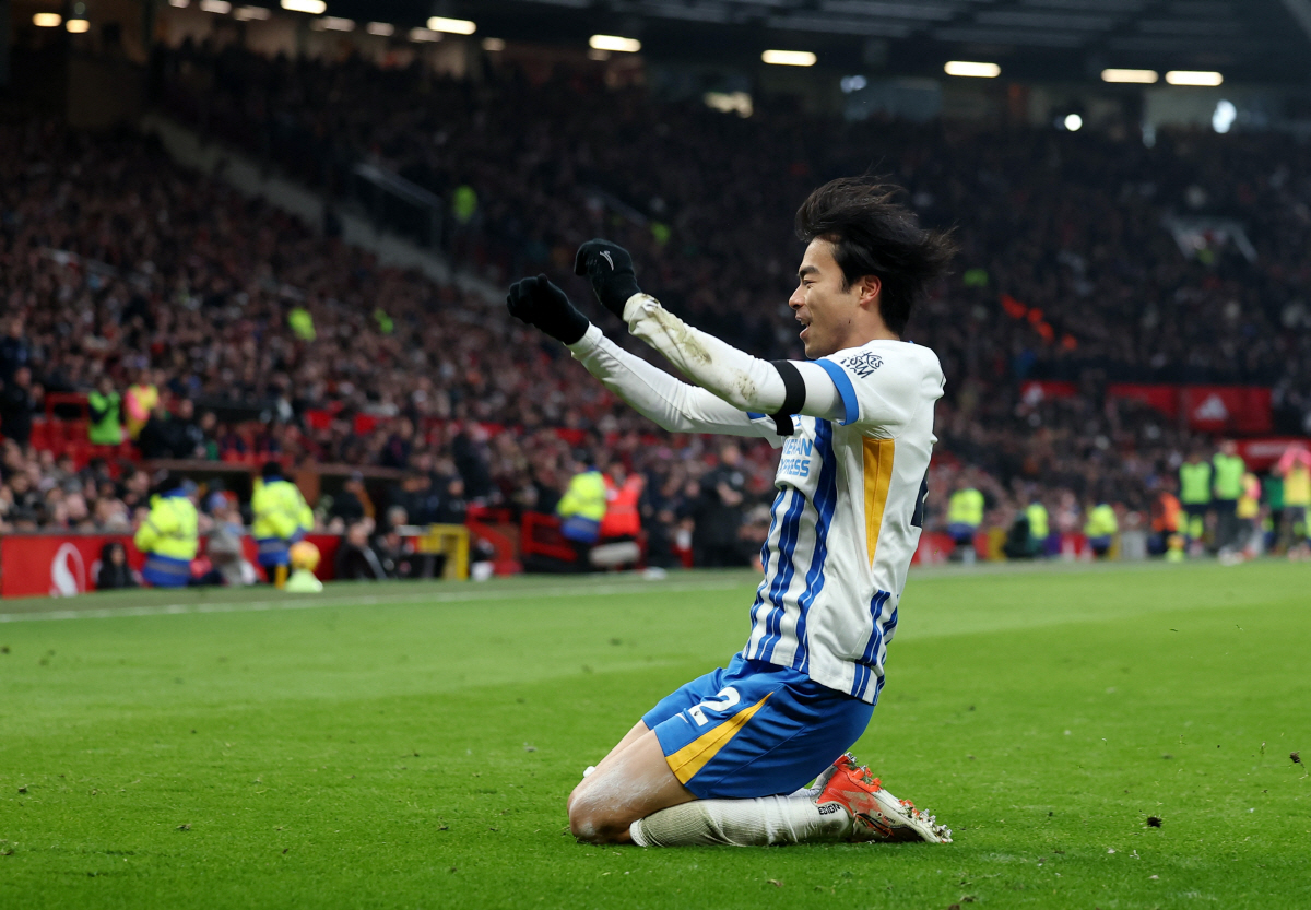 일본 난리났다! 미토마, 사우디 '1600억' 미친 오퍼 온다...브라이턴 1000억 제안 단칼 거절