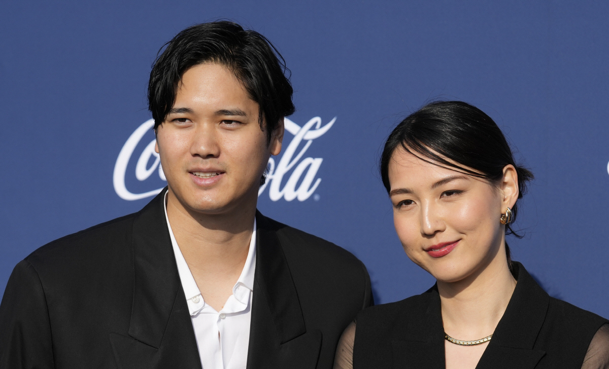 오타니 쇼헤이(왼쪽)과 아내인 다나카 마미코. AP연합뉴스