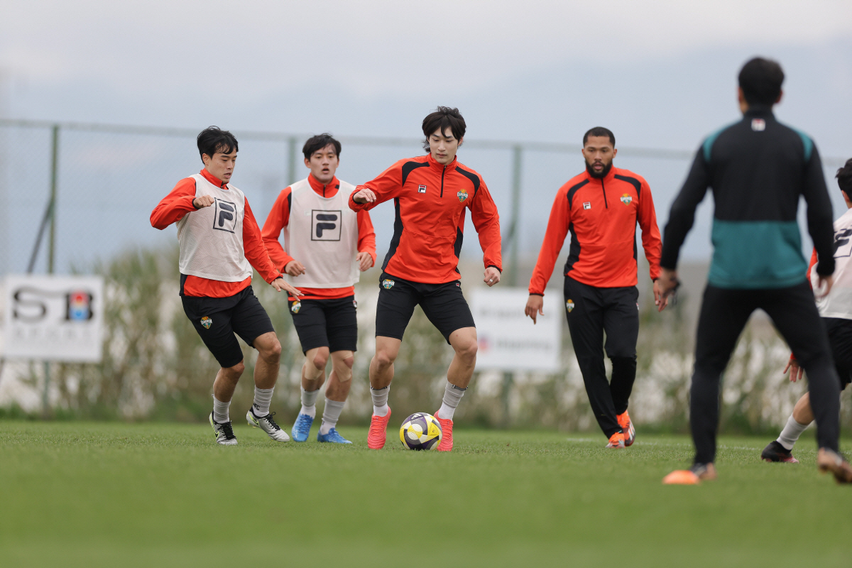 "제2의 양민혁 발굴" 강원, '고3 예비 신인' 동행→튀르키예 전훈 끝…