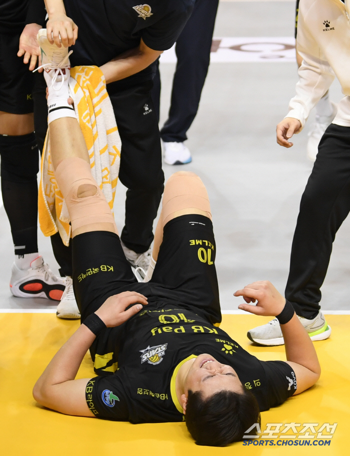 '근육경련까지 버텨낸 정신력' 0:2→3:2 극적인 드라마 한편...이 악물고 버틴 나경복 [의정부 현장]
